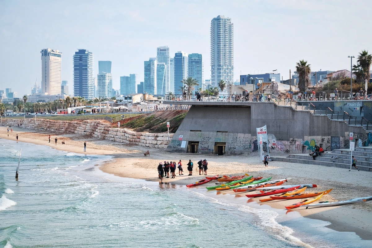 Tel Aviv ist das wirtschaftliche und gesellschaftliche Zentrum Israels. Image by Carlos from Pixabay
