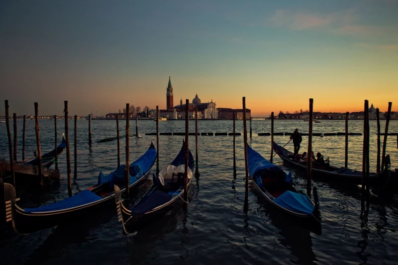 Gondeln in Venedig, Italien. Foto: StockSnap, CC0