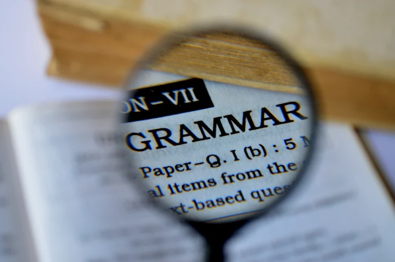 Book Grammar Magnifying Glass Education. Foto: Pixabay, CC0
