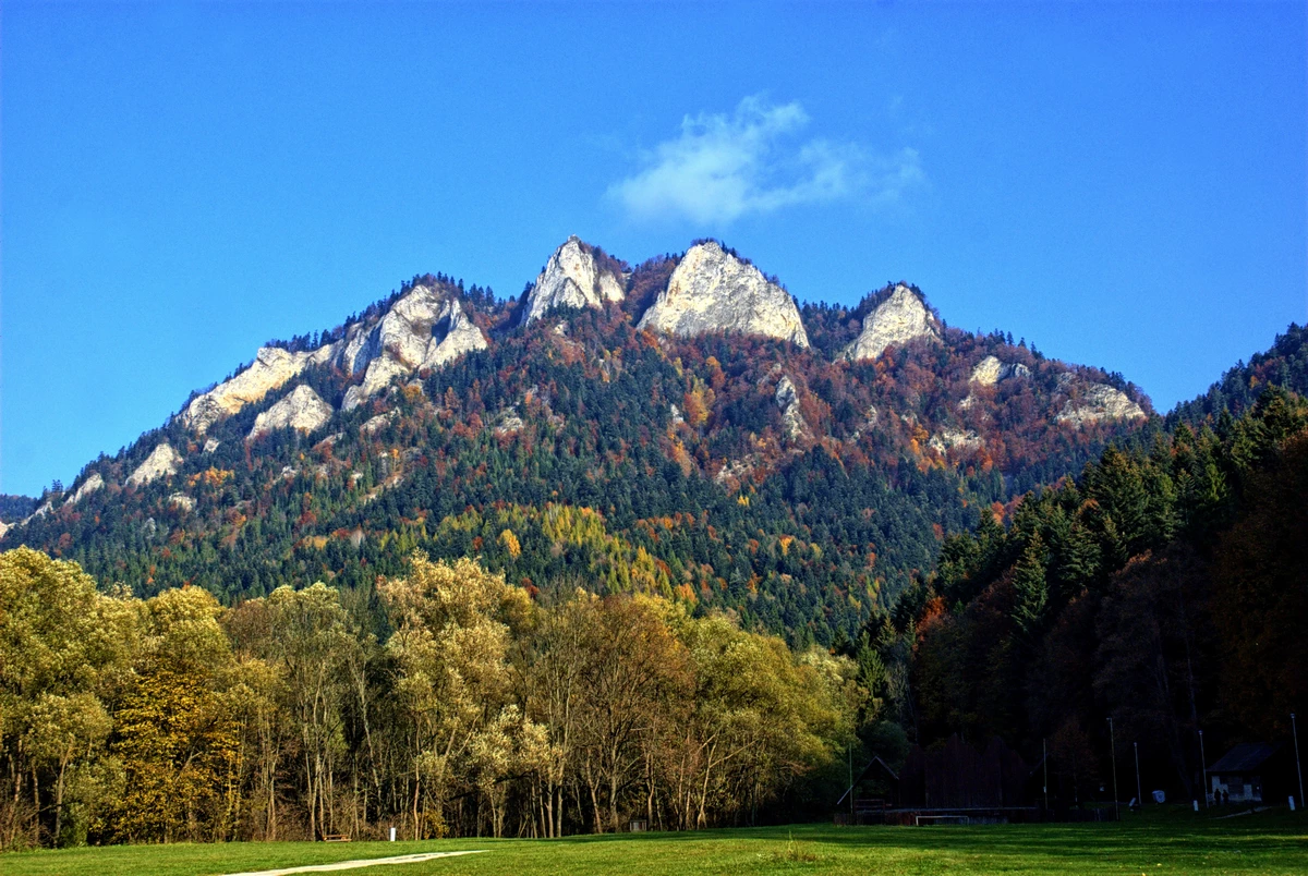 Die Pieninen oder Pieniny sind bekannt für die Trzy Korony ( deutsch Kronenberg) – drei Kalksteinfelsen im Dunajectal in Polen. Foto: Pixabay, CC0
