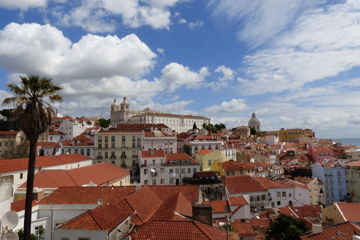 Alfama, Lisbon, Portugal. Foto: Pixabay #382322, CC0